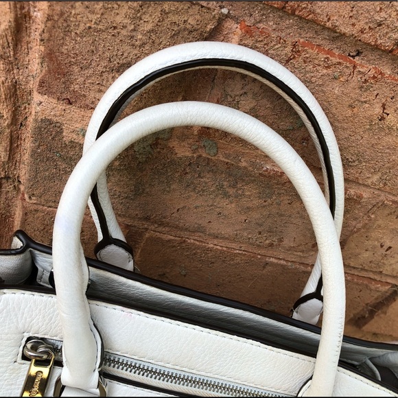 Attractive White Michael Kors Tote - Picture 7 of 10